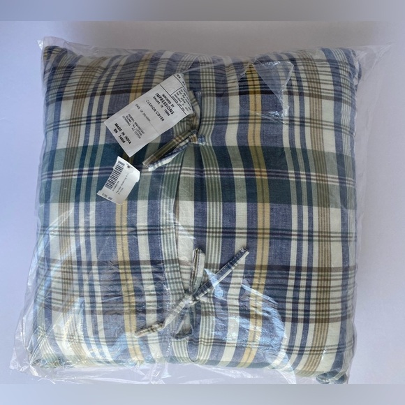 NWT Wedding Ring Tartan Quilted Square Pillow Cover And Form Tie Closures - Picture 3 of 10
